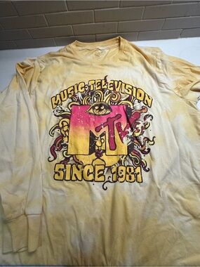 MTV Long Sleeve Tee with Yellow and Pink Gradient Logo